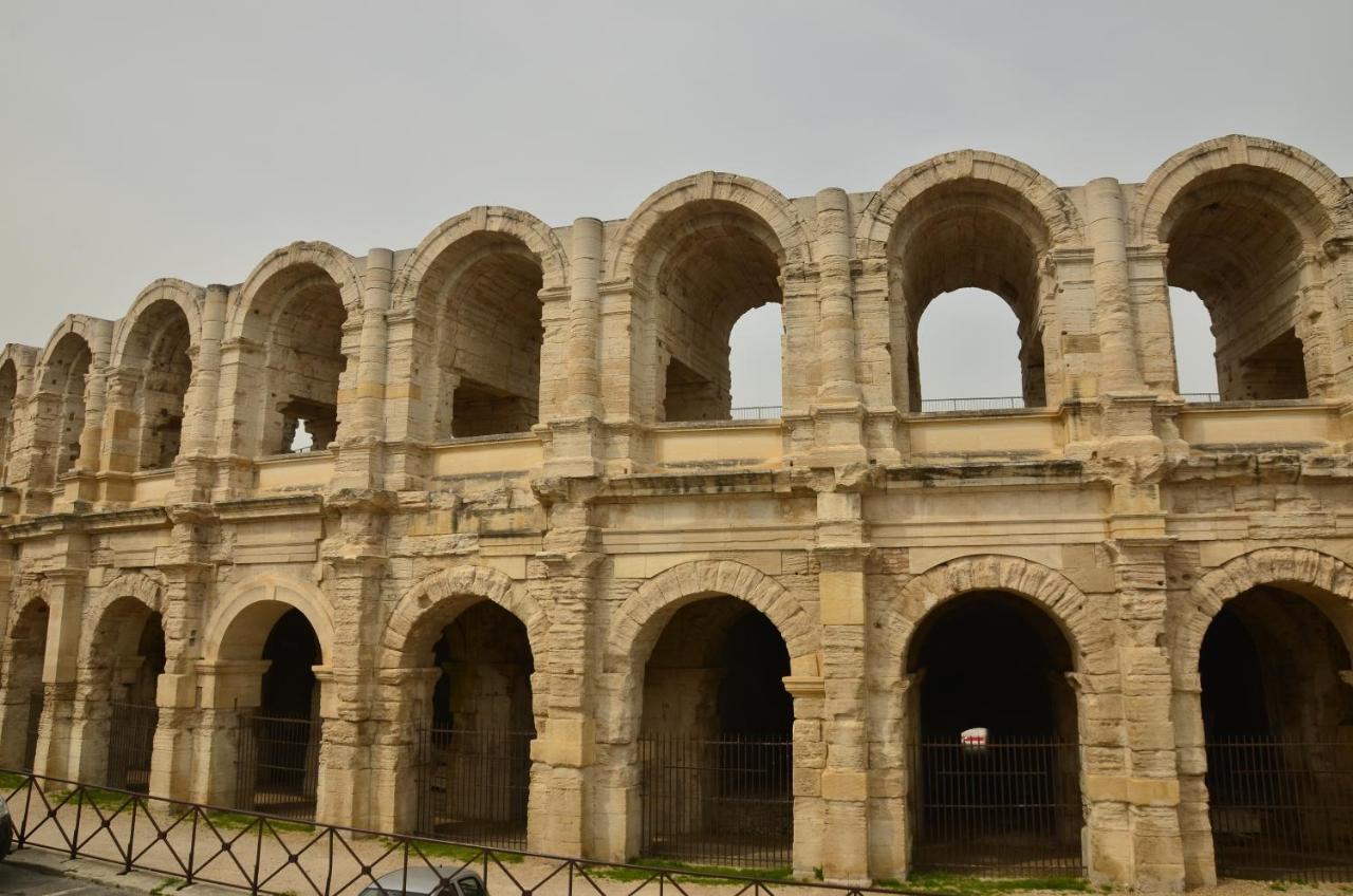 Aux Pieds Des Arenes Apartment Arles Luaran gambar