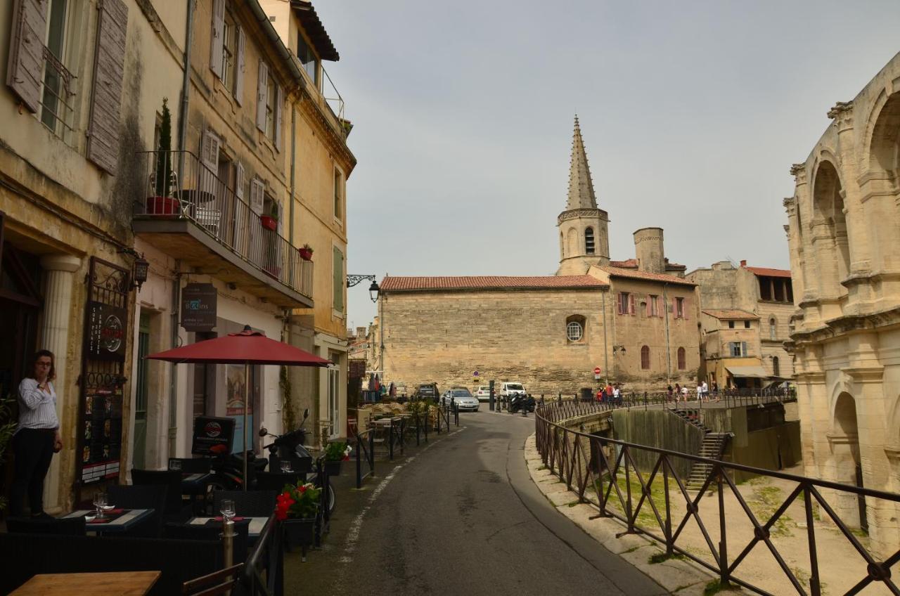 Aux Pieds Des Arenes Apartment Arles Luaran gambar