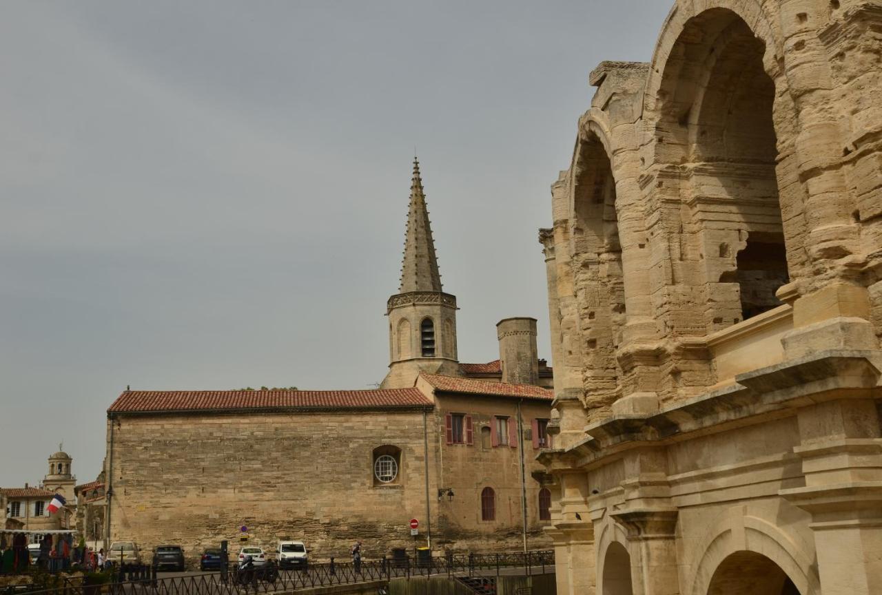 Aux Pieds Des Arenes Apartment Arles Luaran gambar